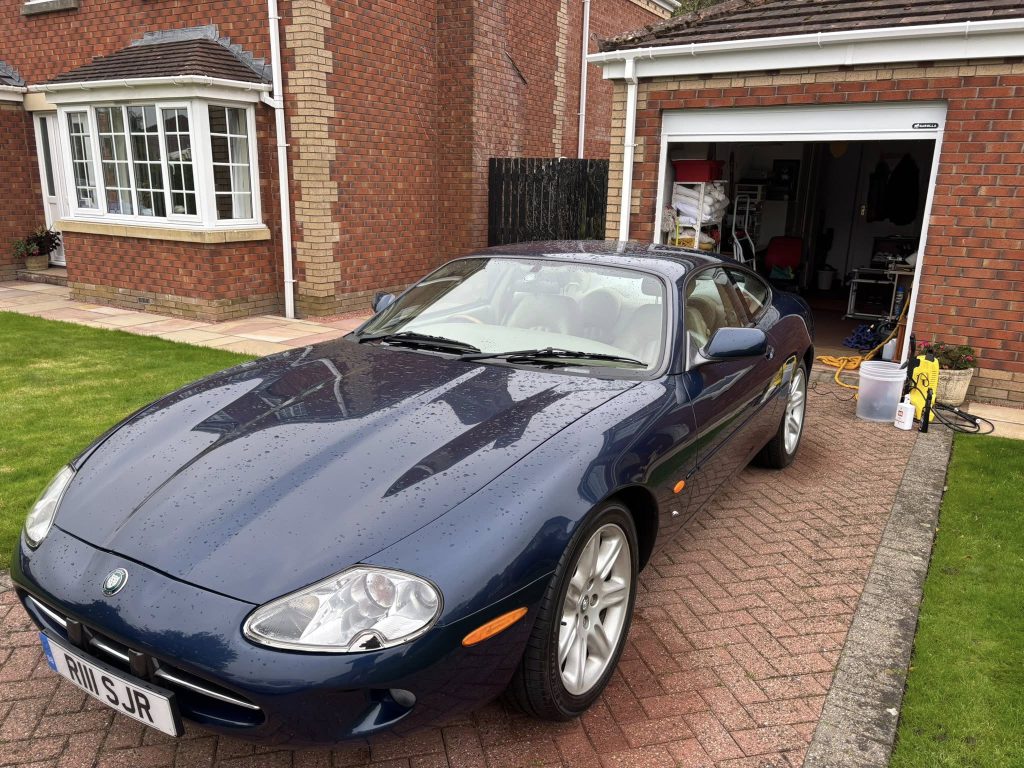 Jaguar XK8 9 1